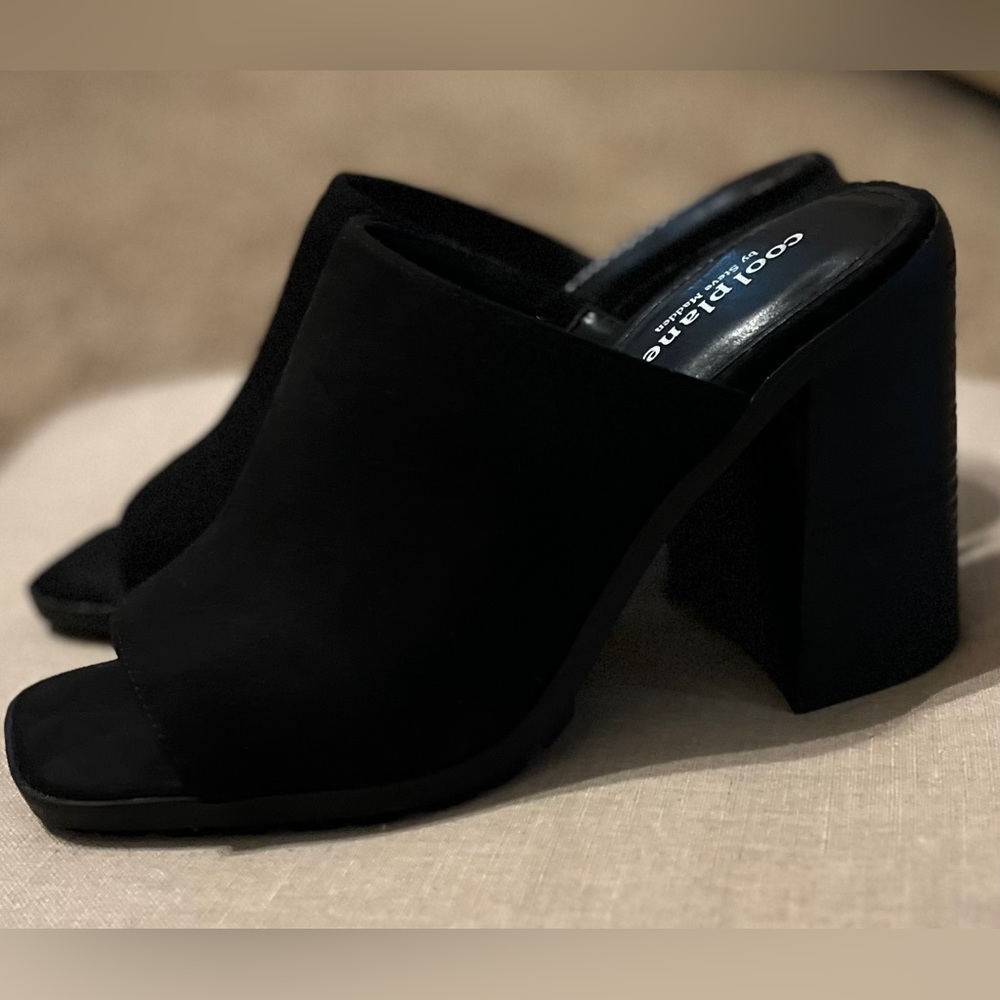 Cool Planet by Steve Madden Black Heel Sandal